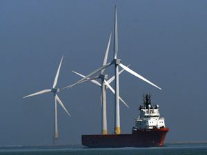 Supporting image for story: Offshore wind farms to be allowed to apply for contracts before planning consent