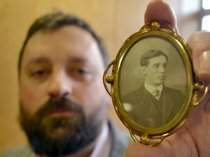 Supporting image for story: Picture riddle of Great War soldier