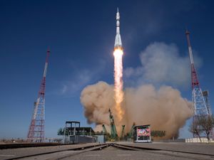 Supporting image for story: US and Russian space crew arrive at International Space Station