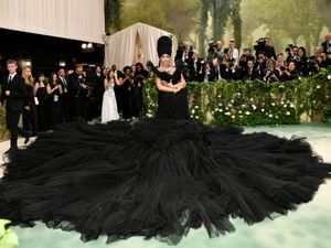 Supporting image for story: Cardi B ‘shuts down’ carpet at Met Gala with bold fashion ensemble