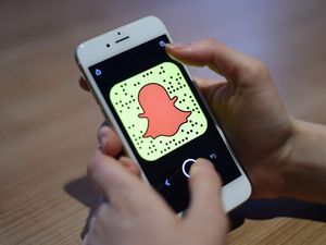 Supporting image for story: Snapchat’s improved Android app helps boost user numbers