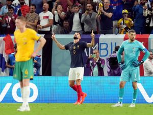 Supporting image for story: Olivier Giroud equals Thierry Henry record as France power past Australia