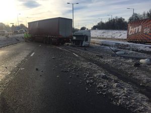 Supporting image for story: M5 closed after lorry jackknifed causing long delays