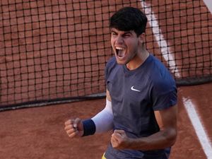 Supporting image for story: Carlos Alcaraz wants to keep the Spanish flag flying over Roland Garros