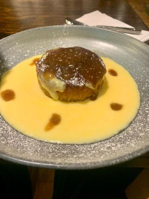 The sticky toffee pudding