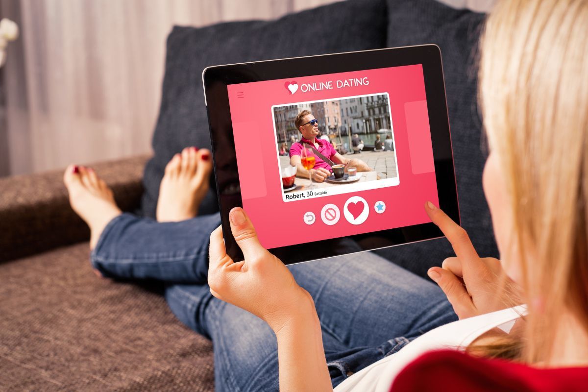 The secret behind the smiles everyone&rsquo;s noticing on dating apps