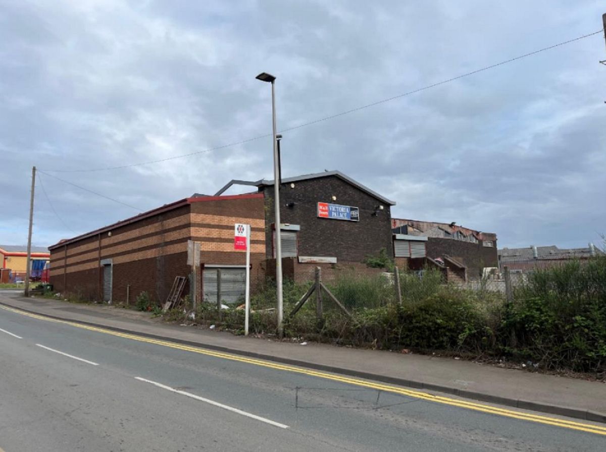 Move to convert empty Smethwick banqueting hall into warehouses