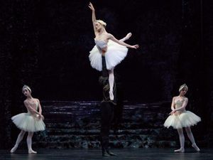 Supporting image for story: Birmingham Royal Ballet bring dazzling production of Swan Lake to Hippodrome - review with pictures
