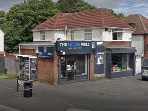 Supporting image for story: Shopkeeper who sold vapes to children avoids jail after judge hears of 'exemplary' Army record