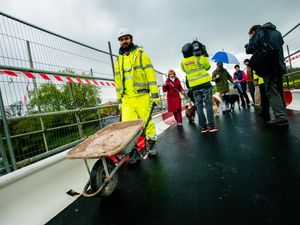 Supporting image for story: Eastham Bridge collapse: Relief after new crossing is installed