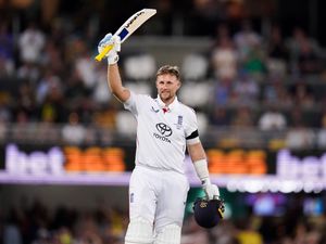 Supporting image for story: Joe Root insists players fully committed to England management