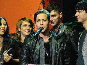 Supporting image for story: The Naked & Famous - Passive Me, Aggressive You