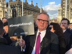 Supporting image for story: Support grows for MP Ian Austin in anti-Semitism row