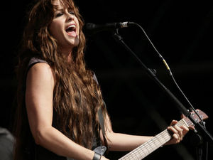 Supporting image for story: Alanis Morissette to play Birmingham show