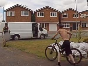 Supporting image for story: WATCH: Thieves break into Walsall garage directly in front of camera