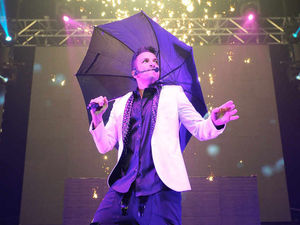 Supporting image for story: Peter Andre wows crowd at Birmingham NIA