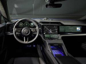 Supporting image for story: New Porsche Cayenne Electric gets high-tech interior