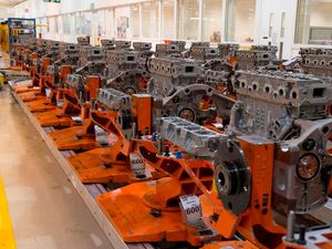 Supporting image for story: How does the petrol-powered internal combustion engine work?