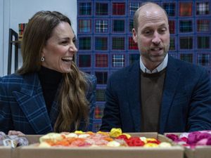 Supporting image for story: Kate turns hand to tartan-weaving as part of Stirling visit