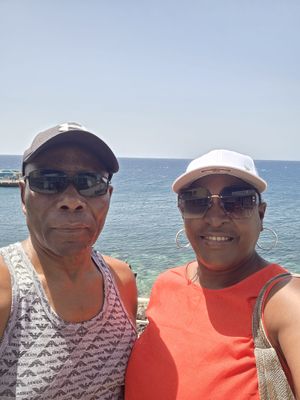 Birmingham couple Ecton Bennett and Melva Stewart facing flight delay home.