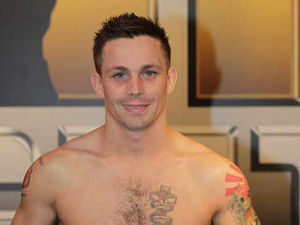 Supporting image for story: Don Broadhurst has Prizefighter dream