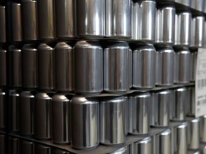 Supporting image for story: Uncertain outlook for US firms after tariffs ruling prompts Trump counter-move