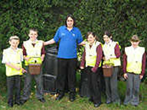 Supporting image for story: Green-fingered pupils get composting