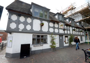 The Crown & Anchor pub, Stone