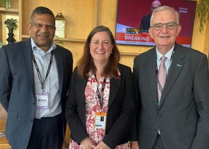 Julia Buckley MP with Edward Thomas (left) and Mark Greaves from ComfortDelGro