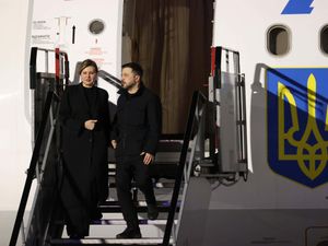 Supporting image for story: Volodymyr Zelensky greeted by Irish premier as he lands in Dublin