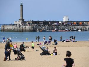 Supporting image for story: Summer to finally arrive in UK with sunny skies expected from weekend