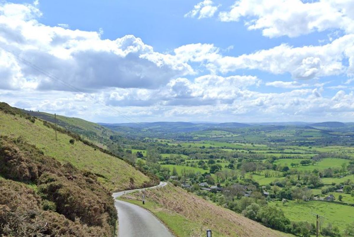 People rescued from car perched precariously on edge of Long Mynd road