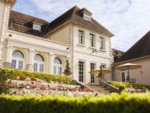 Supporting image for story: Worcestershire hotel partnering with Chapel Down for floral-inspired tasting evening