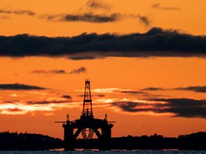 Supporting image for story: Labour to propose offshore skills passport