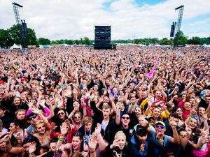 Supporting image for story: V Festival 2017: Revellers share their views on day one - with video
