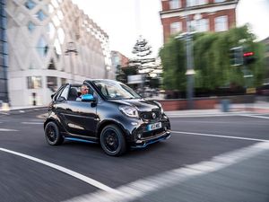 Supporting image for story: UK Drive: The ForTwo EQ recharges the Smart range