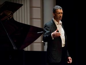 Supporting image for story: Roderick Williams OBE takes on new role at Birmingham Conservatoire