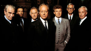 Christopher Owen in House of Cards – he is rear, with glasses.