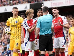 Supporting image for story: Arsenal drop their first points of the season after draw with Brighton