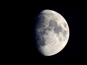 Supporting image for story: Tiny glass beads suggest Moon had active volcanoes when dinosaurs roamed Earth