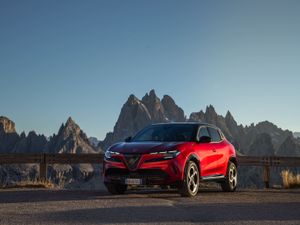 Supporting image for story: Alfa Romeo Junior gets refreshed model line-up for 2026