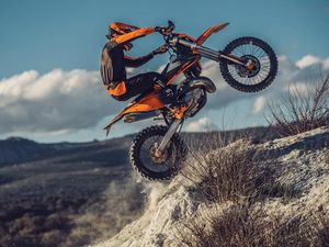 Supporting image for story: KTM debuts 2020 EXC range