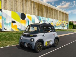 Supporting image for story: Citroen’s new Ami Tonic brings eye-catching colour scheme and new personalisation options