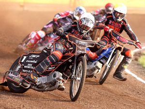 Supporting image for story: Wolves gain revenge with
victory over champions