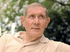 Supporting image for story: Ex-players at funeral for referee Jack Taylor