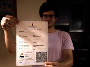 Supporting image for story: India announces Covid-19 tests and quarantine for Britons