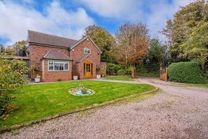 The cottage that is for sale. Picture: Rightmove and Peter James Property. 