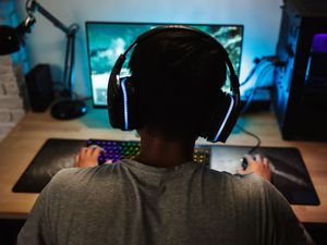 Supporting image for story: Music websites ban for schoolchildren issued 4G dongles