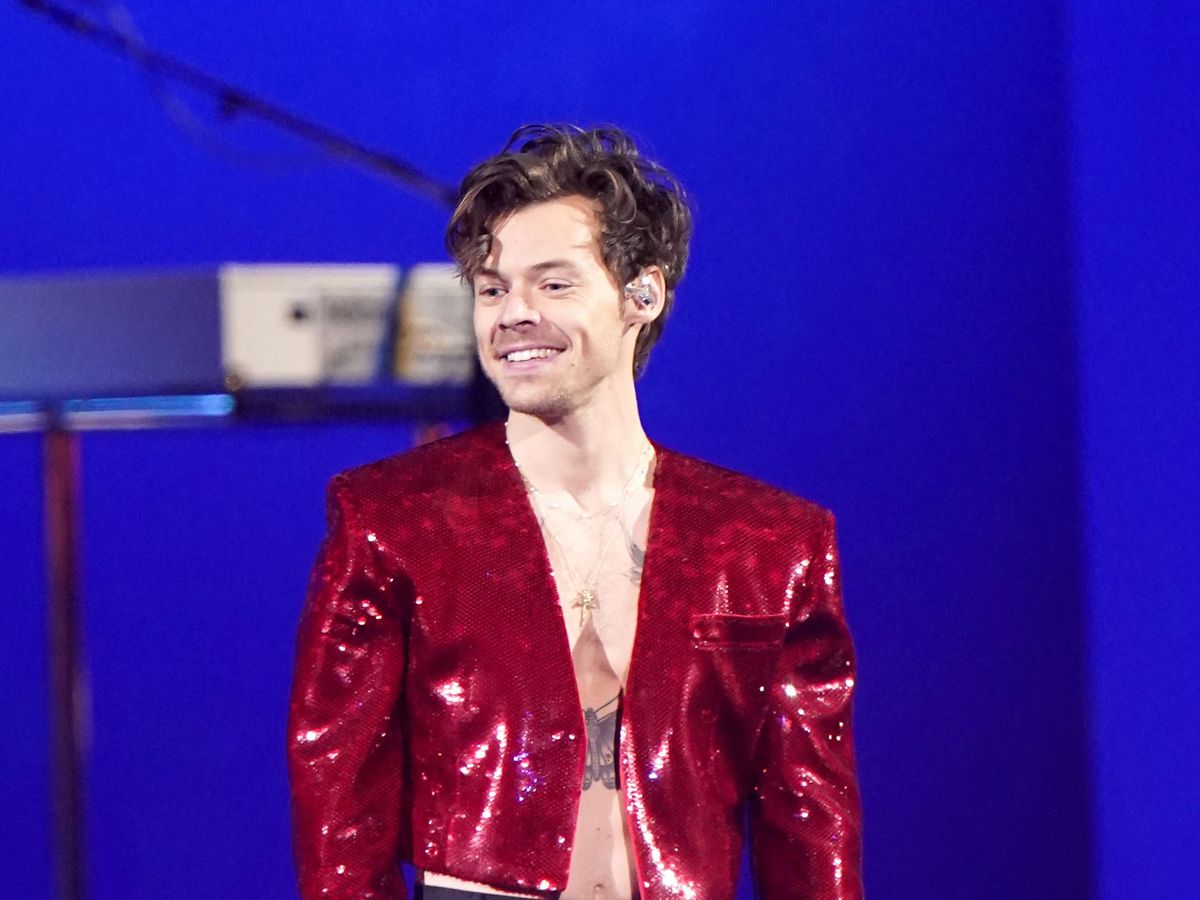 Harry Styles appears to run Berlin Marathon in under three hours