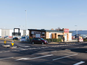 Supporting image for story: New Lichfield retail park opens its doors